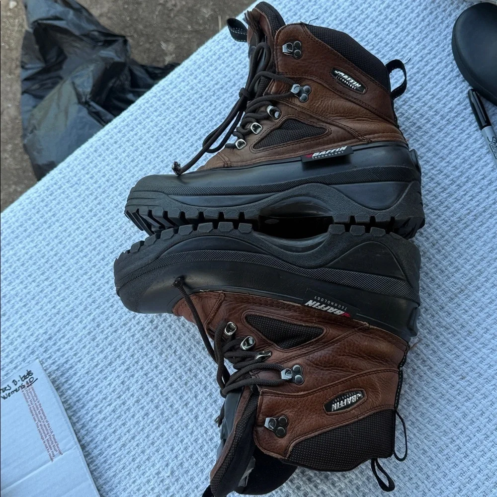 Baffin Men's Dual-Tone Snow Boots size 10